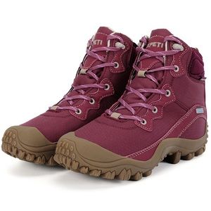 Women’s hiking boots